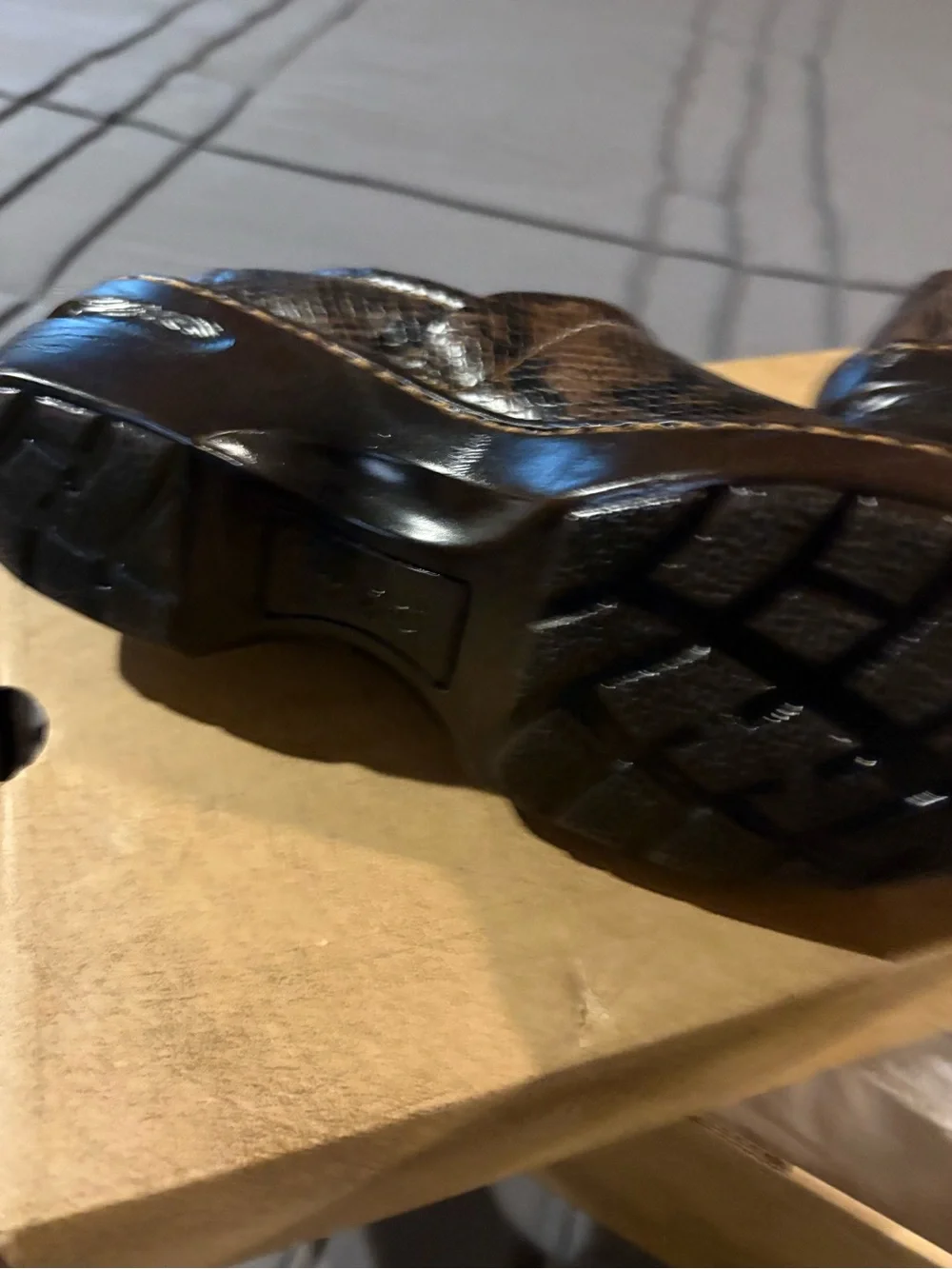 Born slip clogs